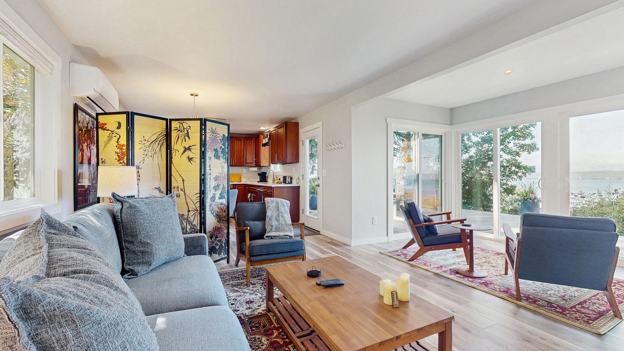 Photo of Livingroom in Kingston