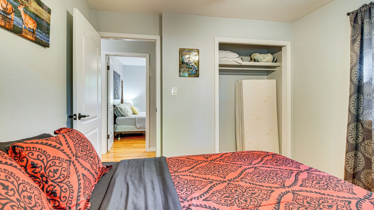 Photo of Bedroom in Mammoth Spring