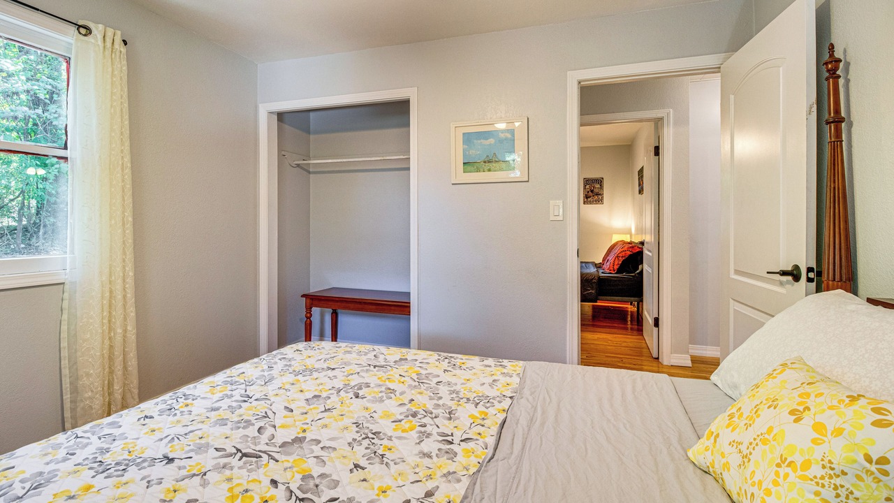Photo of Bedroom in Mammoth Spring