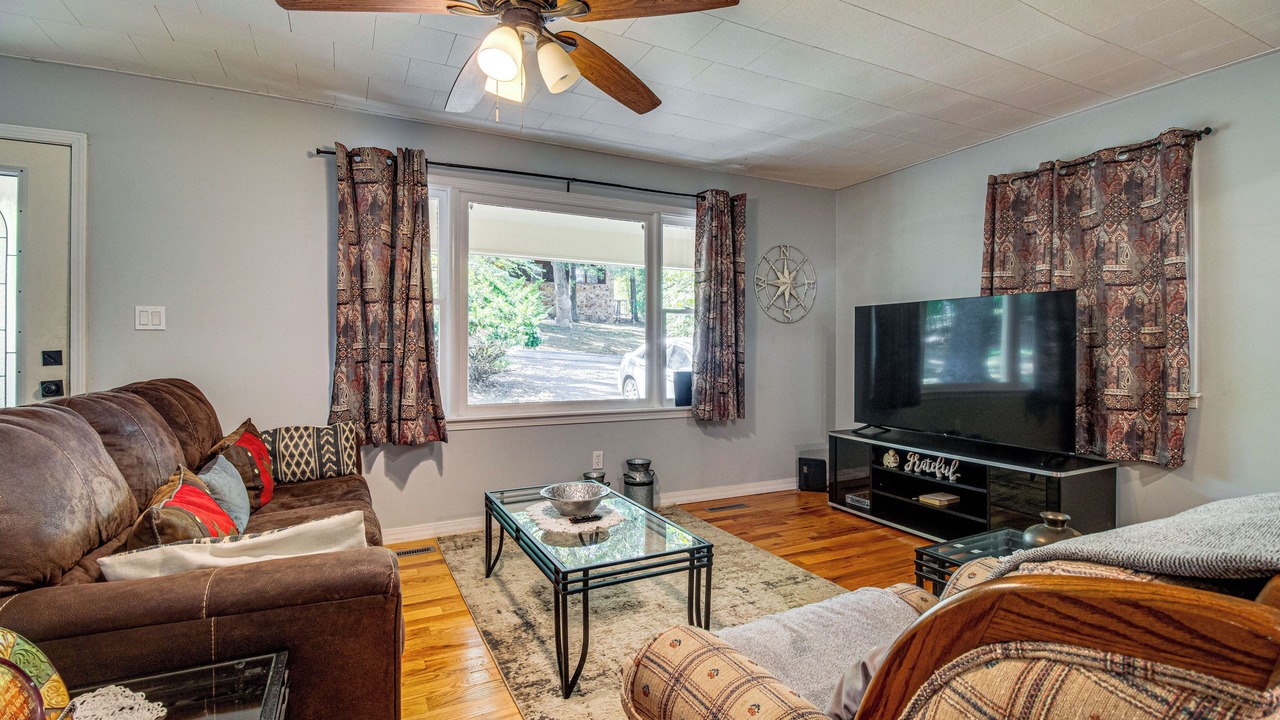 Photo of Bedroom in Mammoth Spring