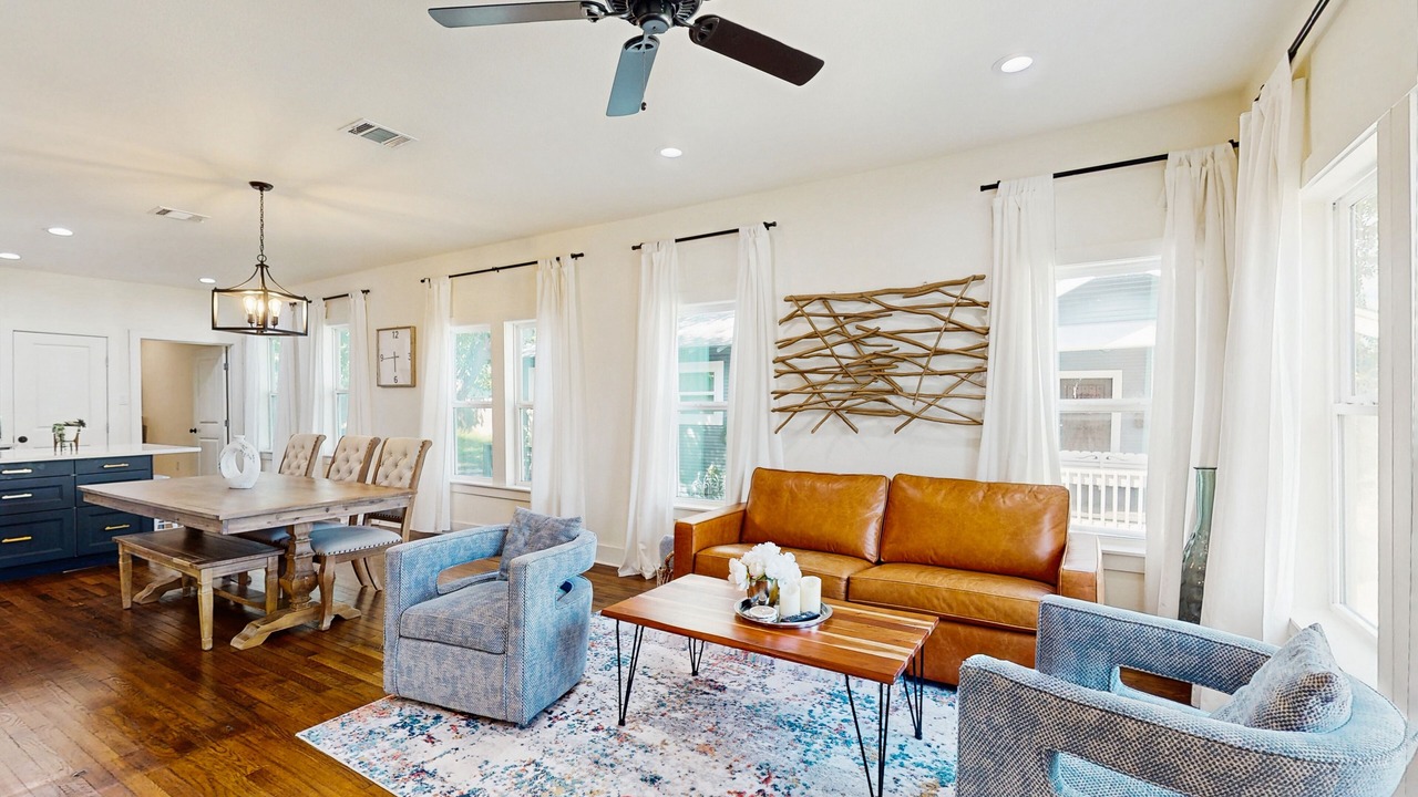 Photo of Livingroom in Highland Park