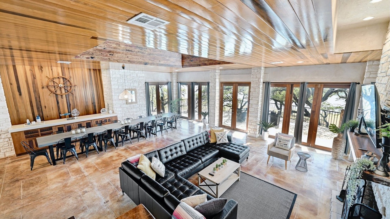 Photo of Livingroom in Circle J Ranch Lakeside