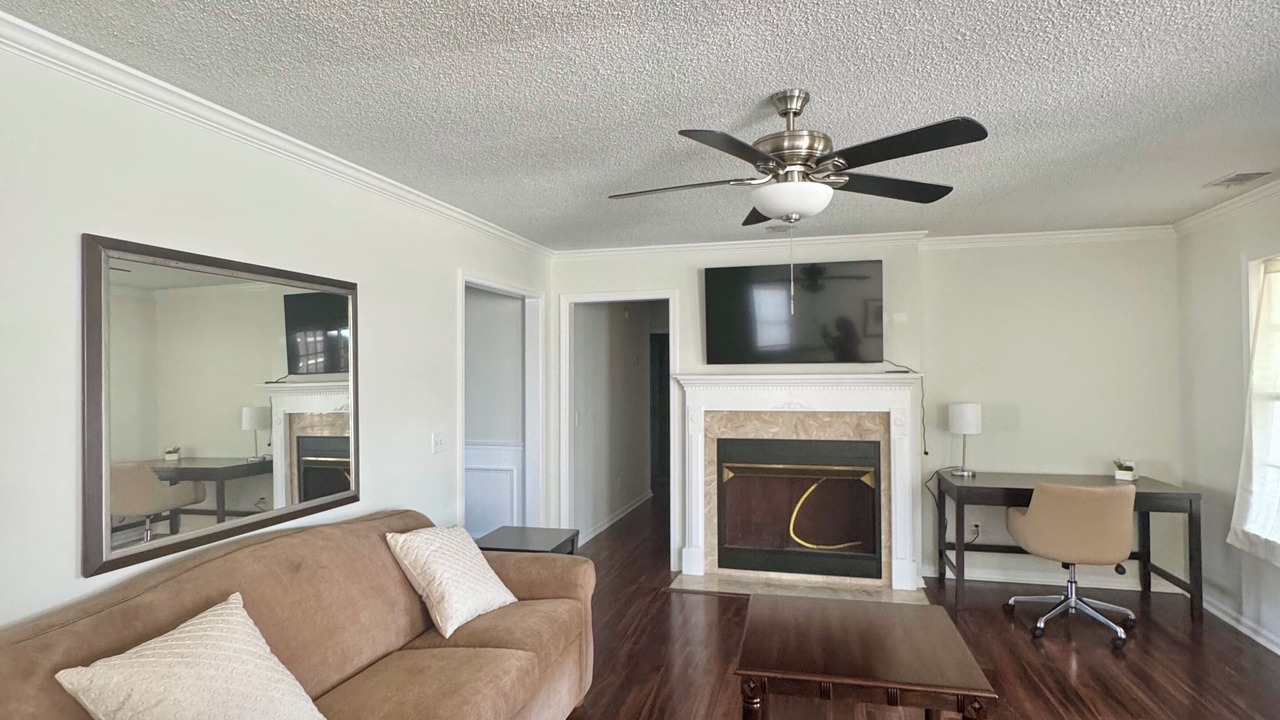 Photo of Livingroom in Perry