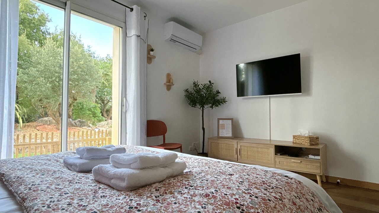 Photo of Bedroom in Mouilleron-le-Captif