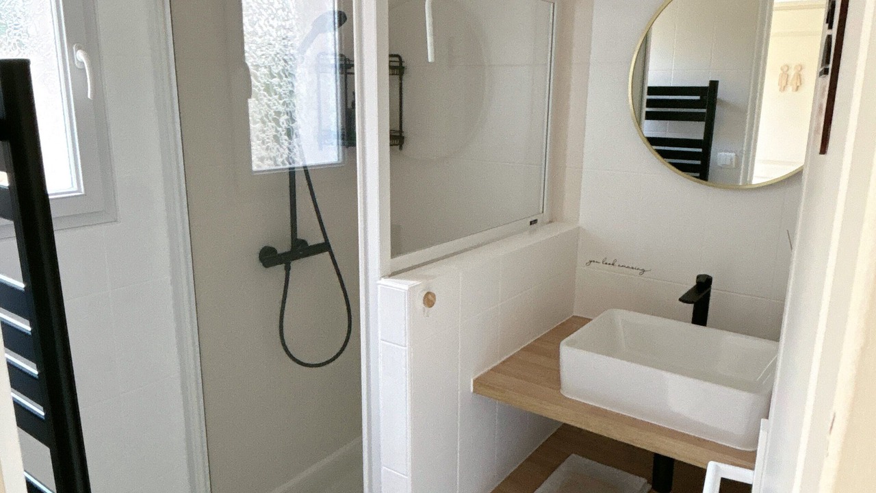 Photo of Bathroom in Mouilleron-le-Captif