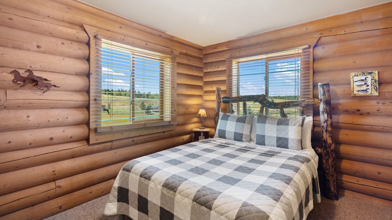 Photo of Bedroom in Divide