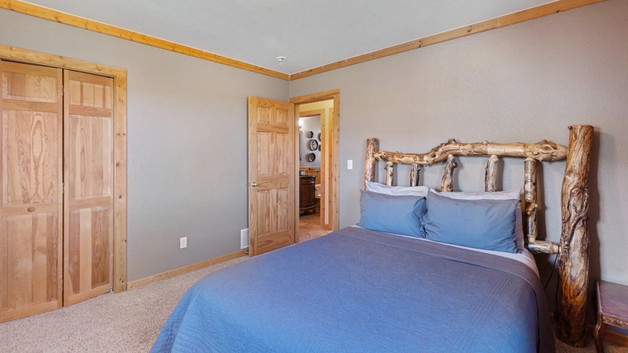 Photo of Bedroom in Divide