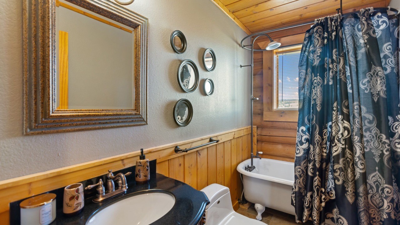 Photo of Bathroom in Divide