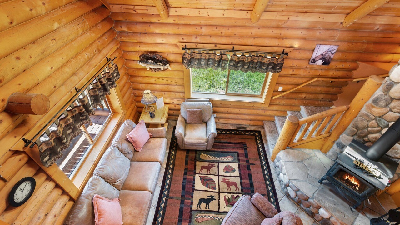 Photo of Livingroom in Divide