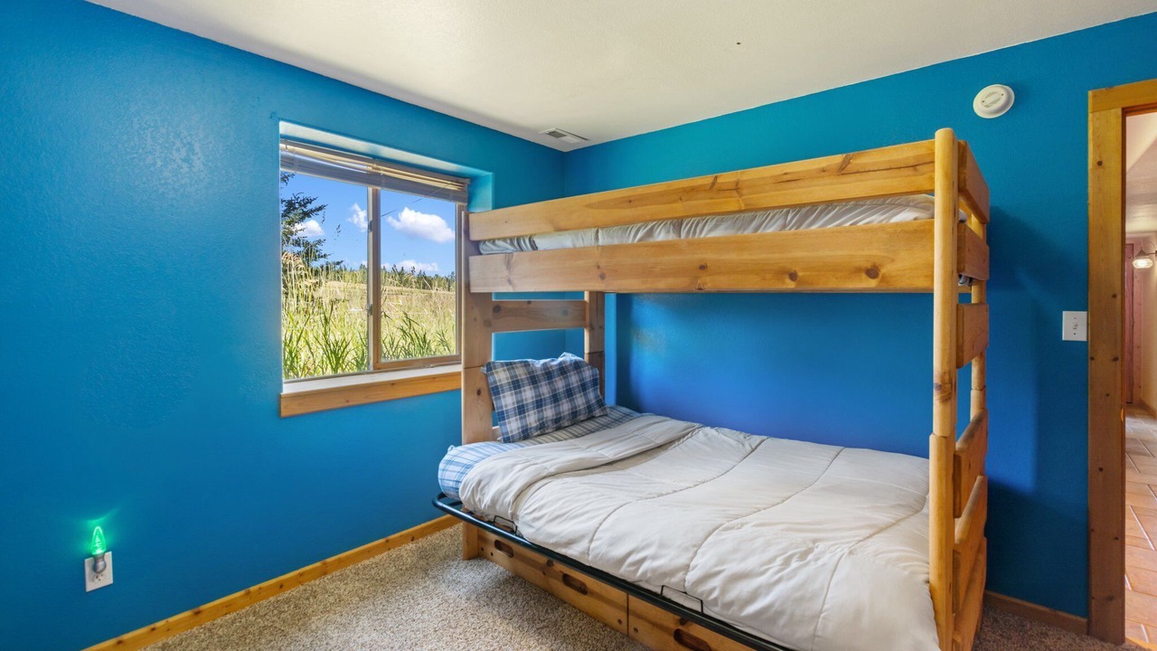 Photo of Bedroom in Divide