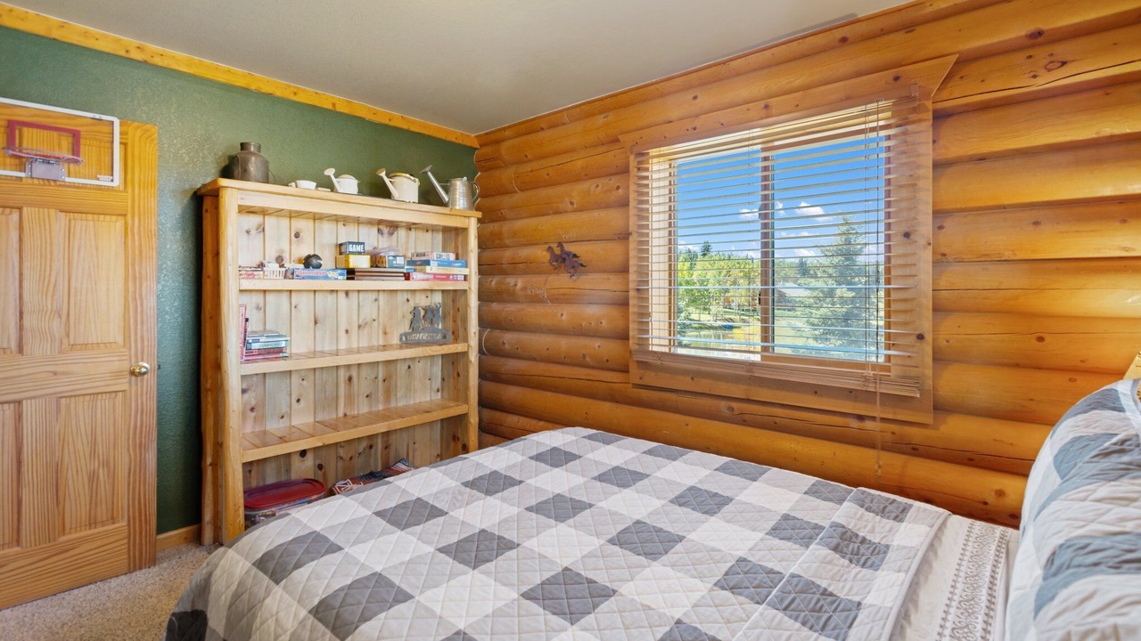 Photo of Bedroom in Divide