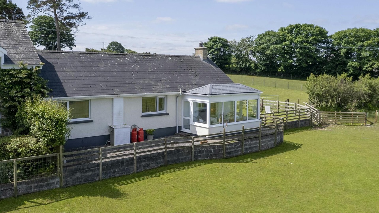 Photo of Others in Llandyssiliogogo