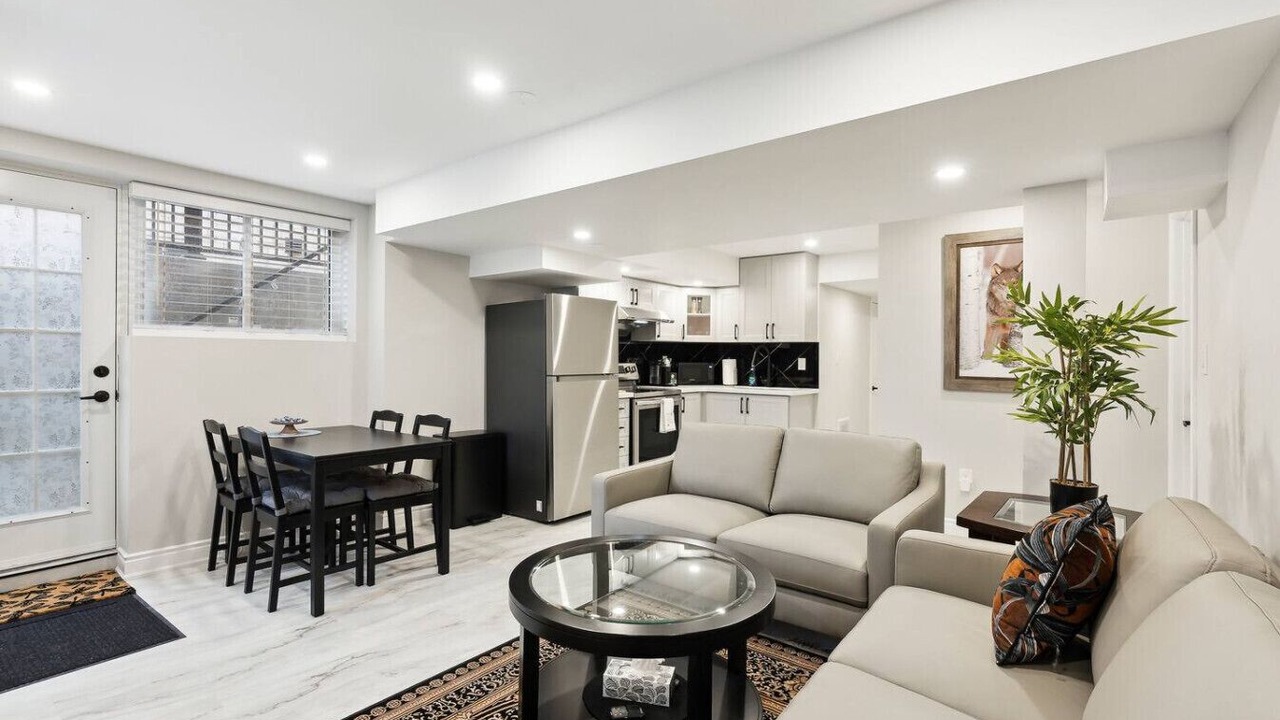 Photo of Livingroom in Whitchurch-Stouffville