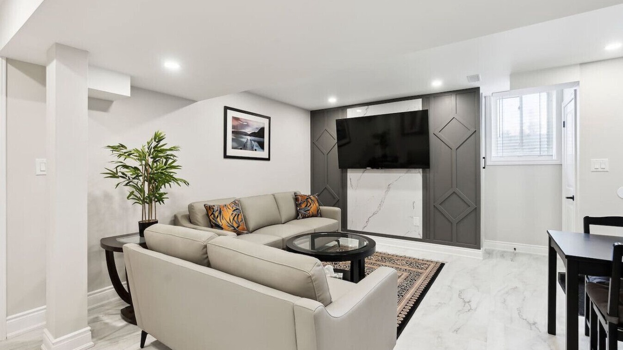 Photo of Livingroom in Whitchurch-Stouffville