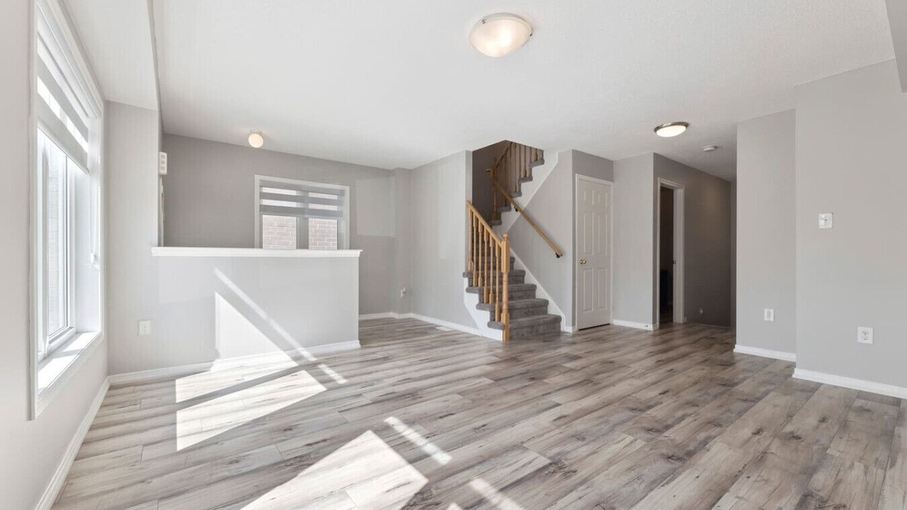 Photo of Others in Ajax