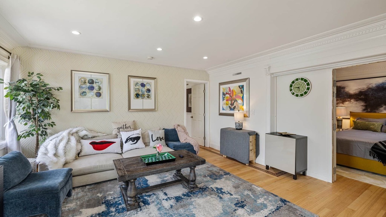 Photo of Livingroom in Westlake