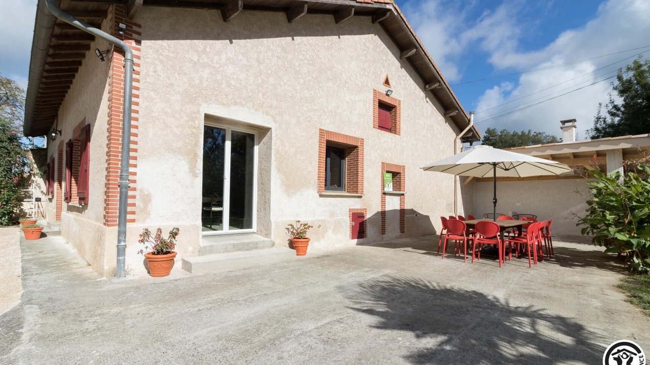 Photo of Outdoor in Lahage