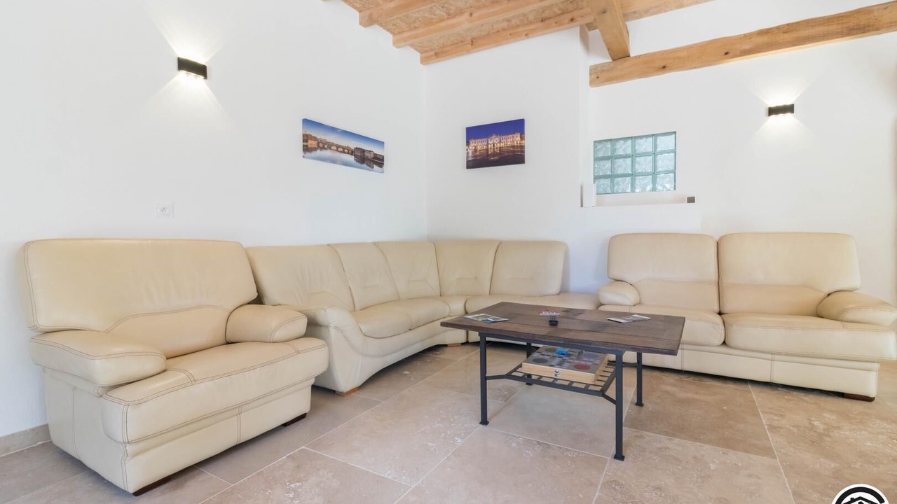 Photo of Livingroom in Lahage