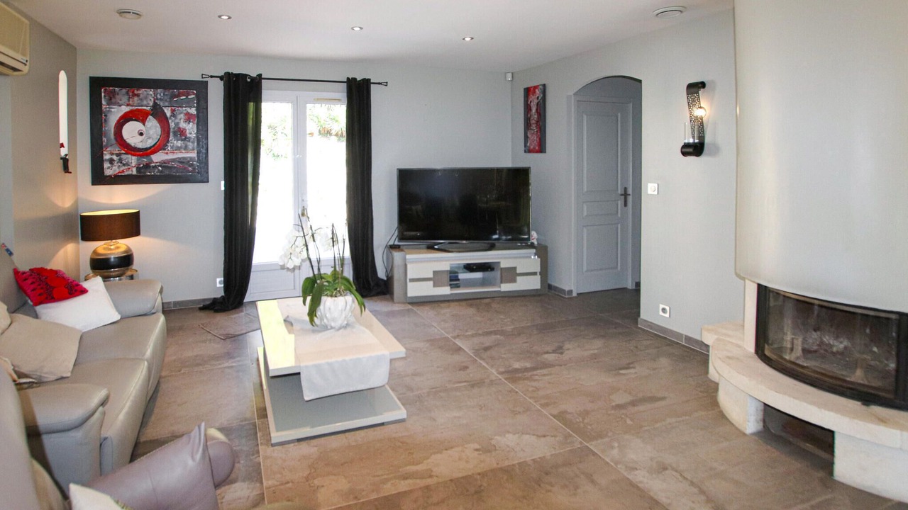 Photo of Bedroom in Saint-Montan