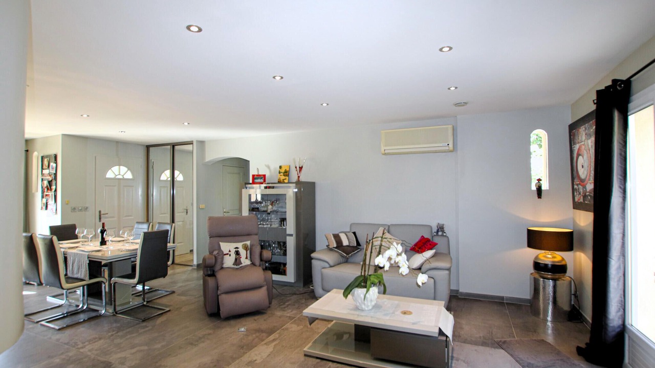 Photo of Bedroom in Saint-Montan