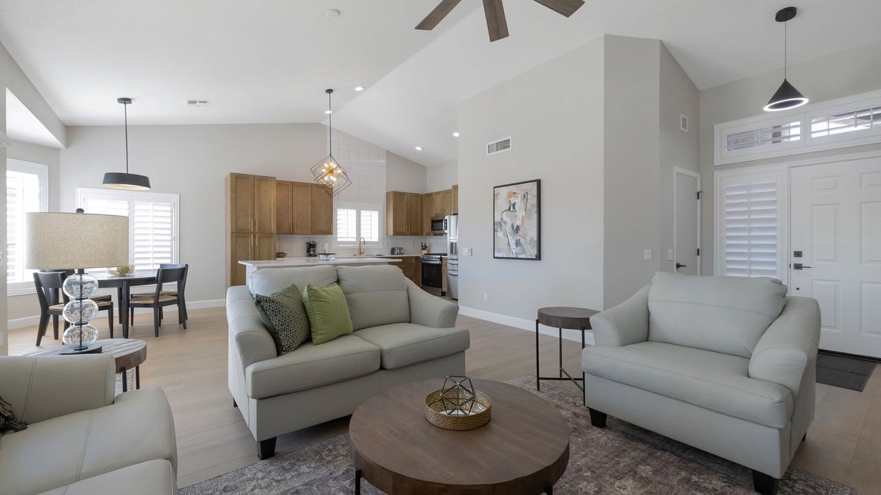 Photo of Livingroom in Palm Valley