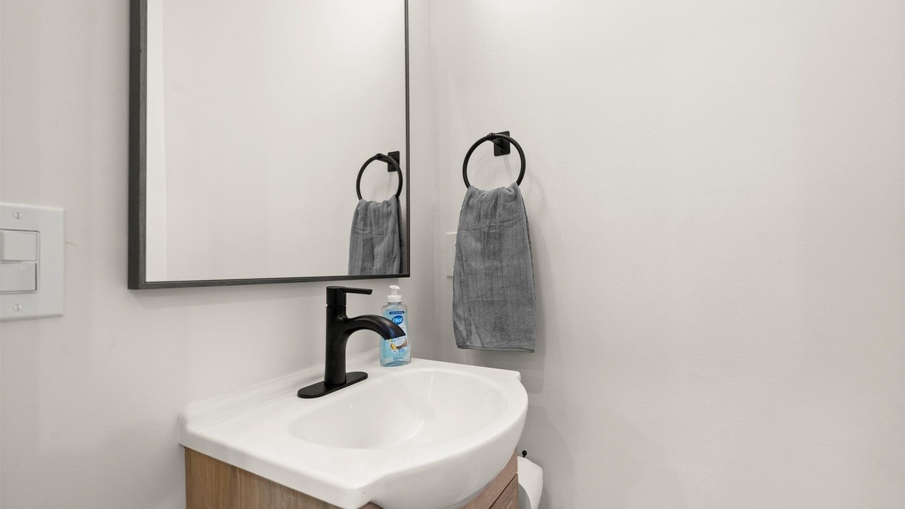 Photo of Bathroom in Belvedere Park