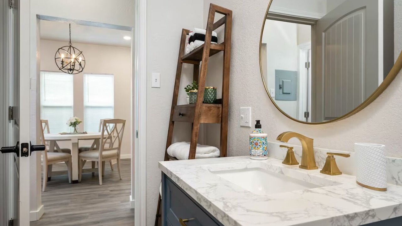 Photo of Bathroom in Government Hill