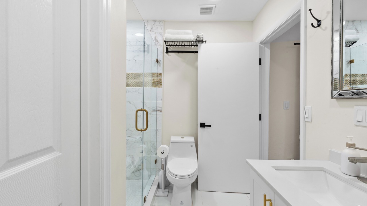 Photo of Bathroom in Oakland Park