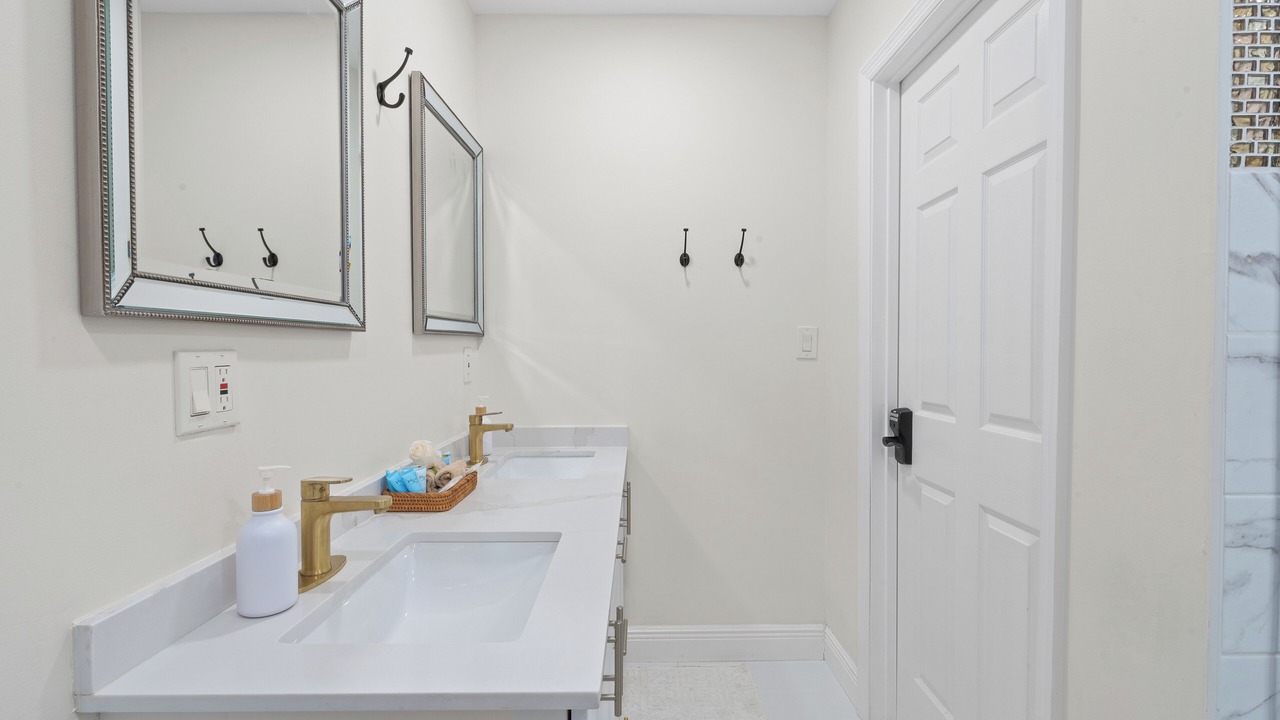 Photo of Bathroom in Oakland Park