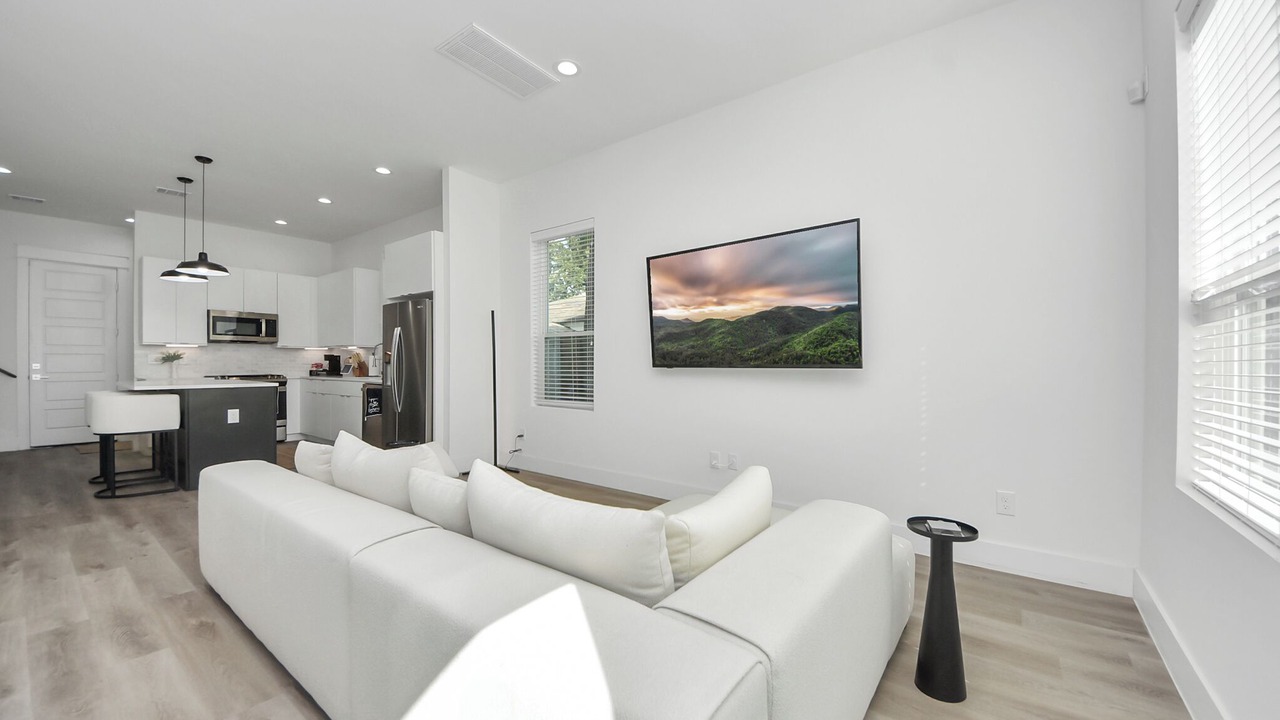 Photo of Livingroom in Northside