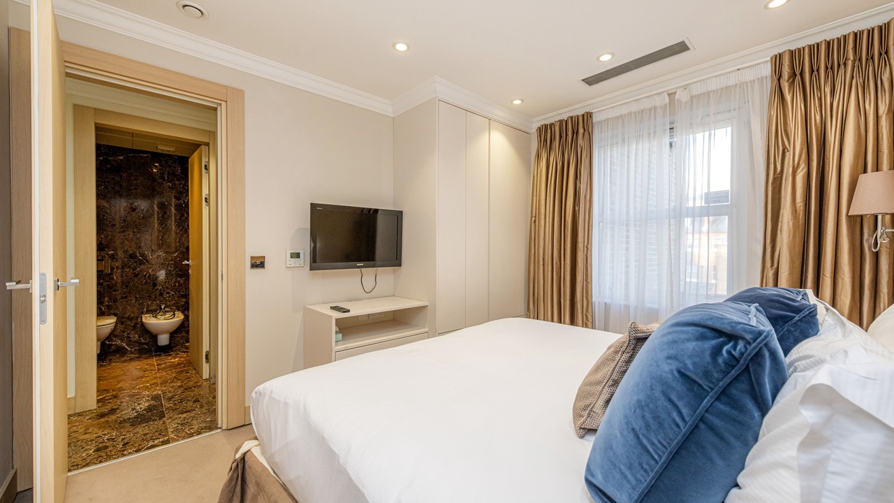 Photo of Bathroom in Brompton & Hans Town