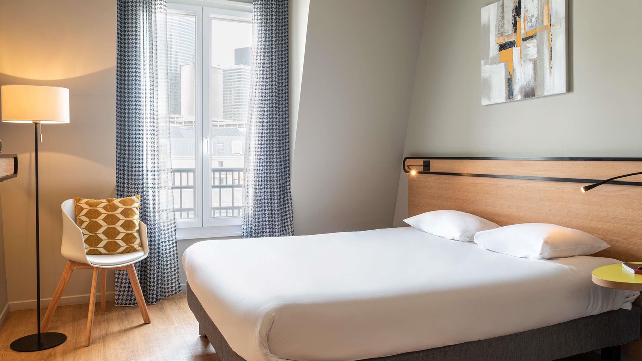 Photo of Bedroom in Puteaux