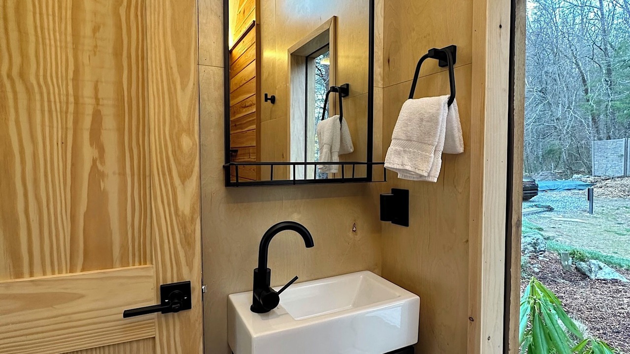 Photo of Bathroom in Arden