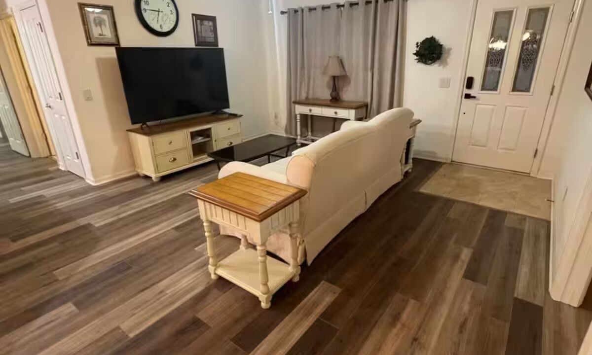 Photo of Livingroom in Duval