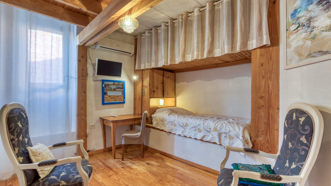 Photo of Bedroom in Saint-Pargoire
