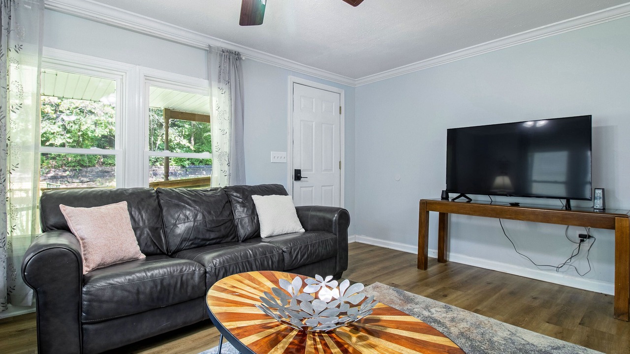 Photo of Livingroom in Luray
