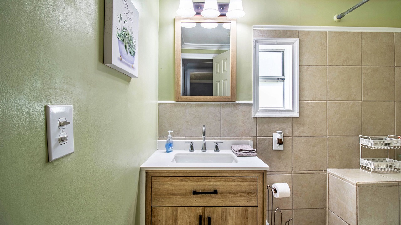 Photo of Bathroom in Luray