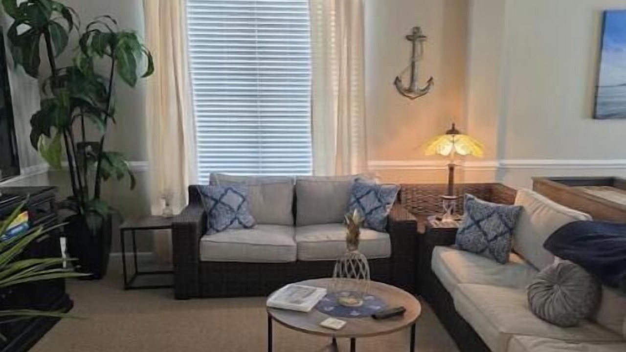 Photo of Livingroom in Bayside