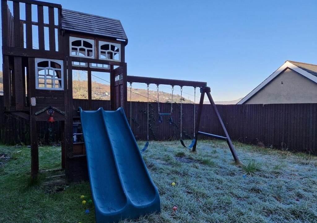 Photo of Others in Mountain Ash