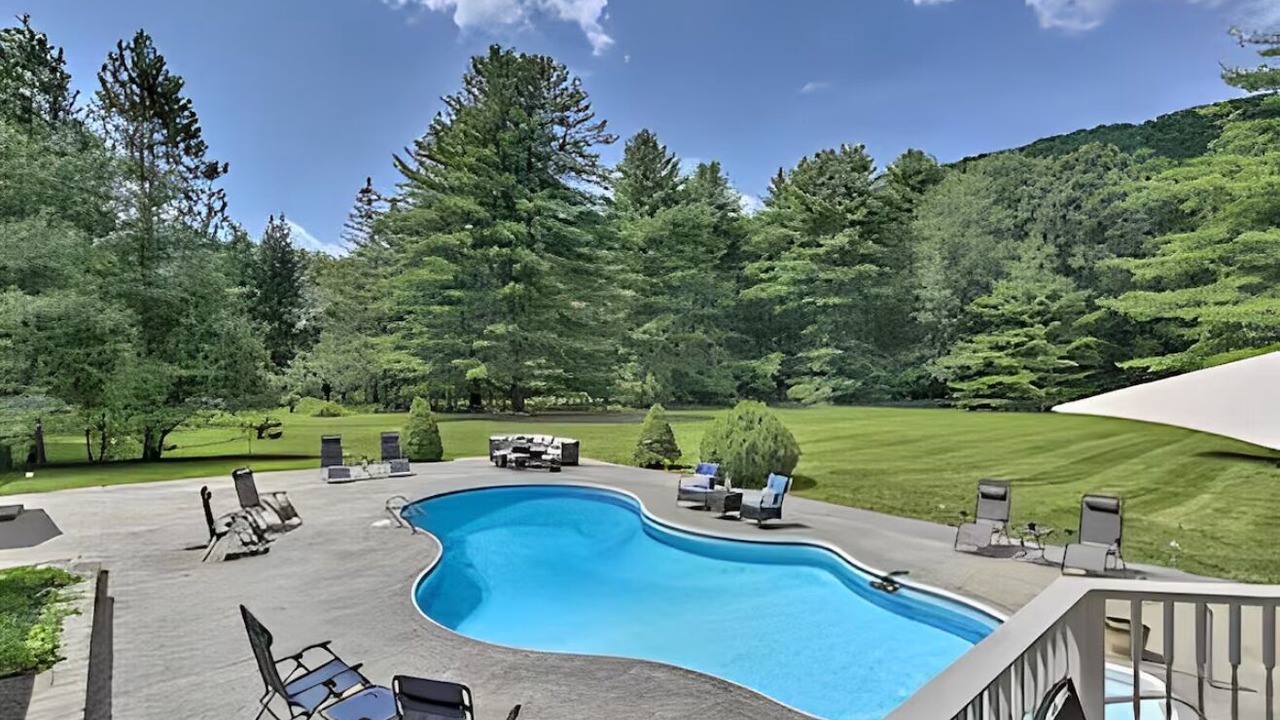 Photo of Outdoor in Hancock