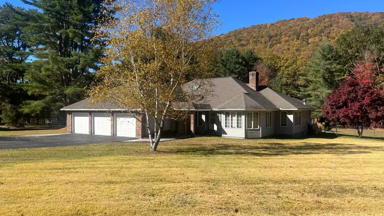 Photo of Outdoor in Hancock