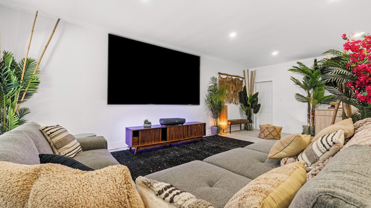 Photo of Livingroom in South Middle River
