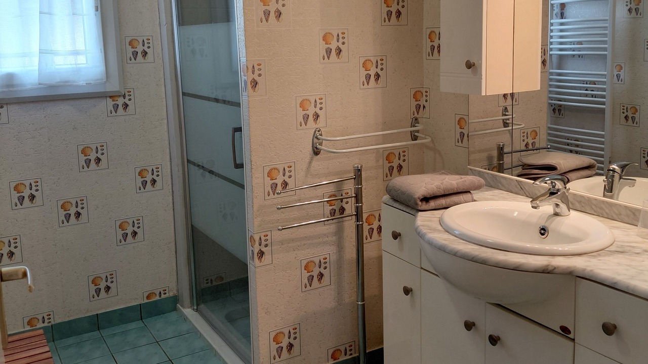 Photo of Bathroom in Ally