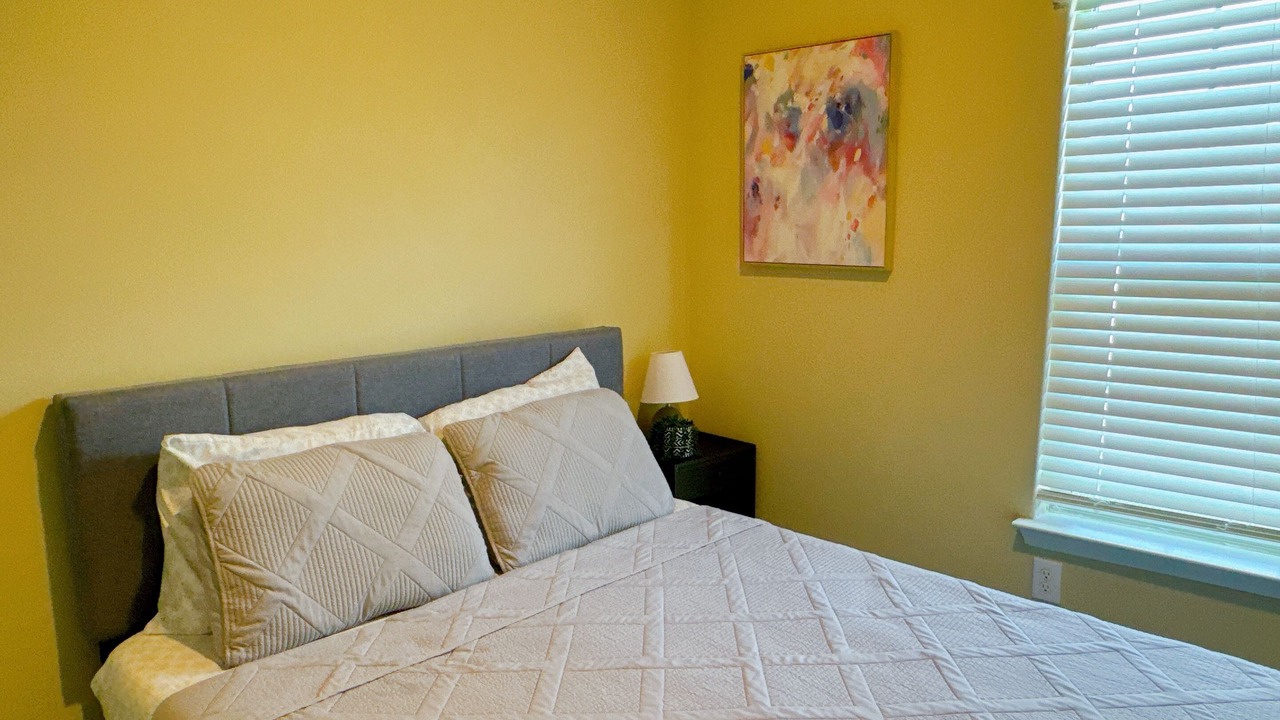 Photo of Bedroom in Crowley