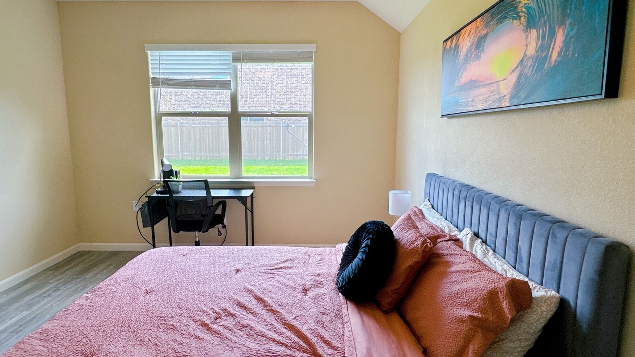 Photo of Bedroom in Crowley