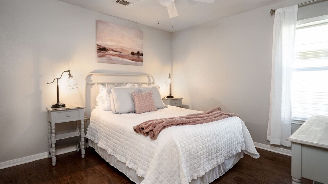 Photo of Bedroom in Westfield Village