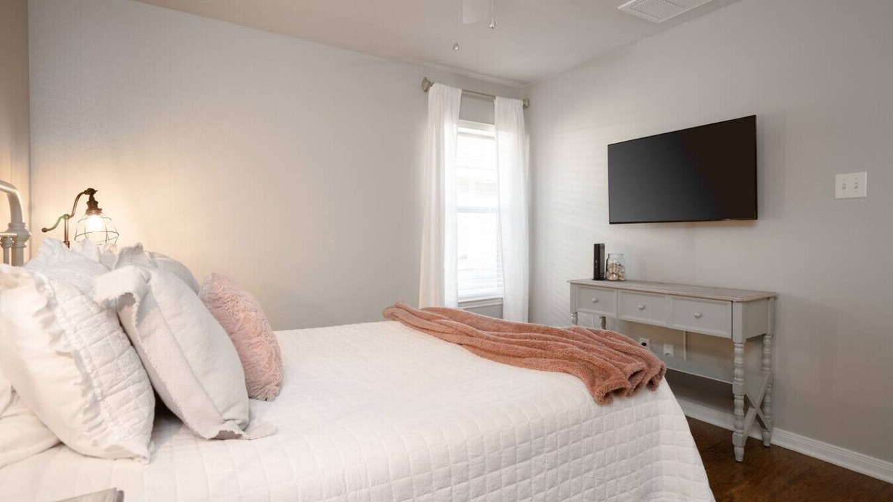 Photo of Bedroom in Westfield Village