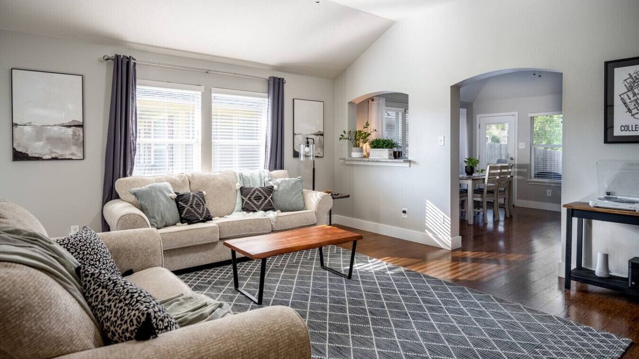 Photo of Livingroom in Westfield Village