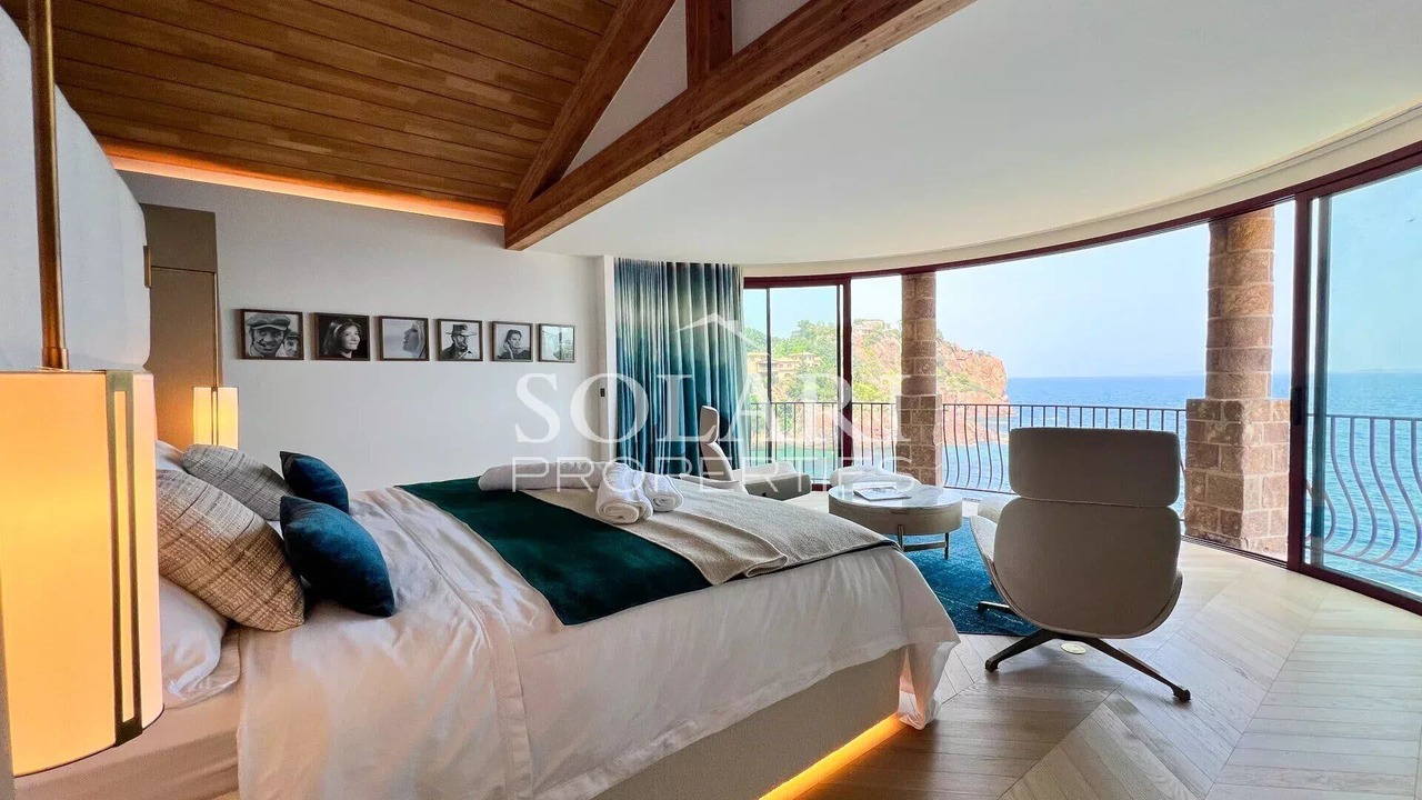 Photo of Bedroom in Theoule-Superieur