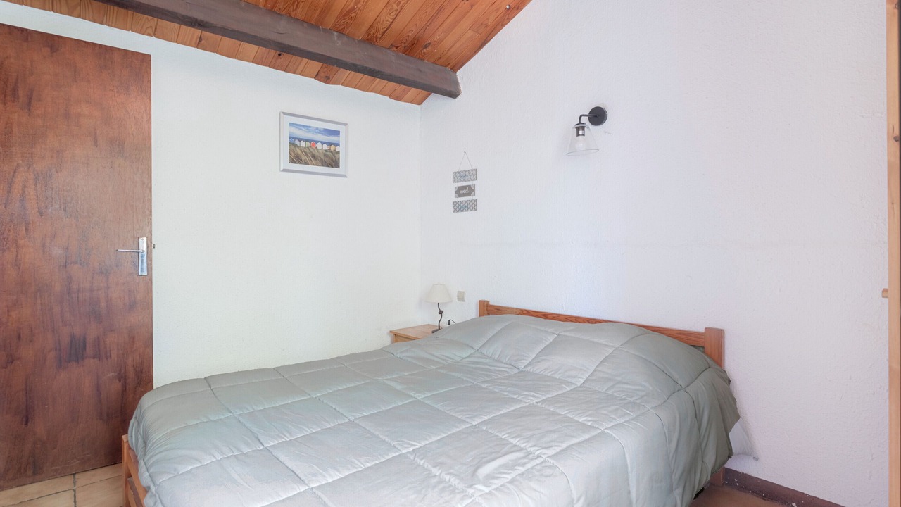 Photo of Bedroom in Roquefort-des-Corbieres